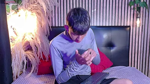 Tommy Fox online show from April 2026 12:49:01 PM