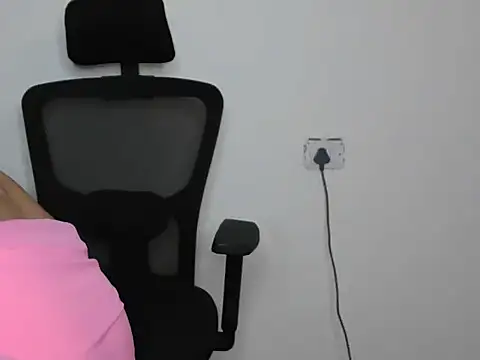alyna1 online show from May 2026 06:29:02 AM