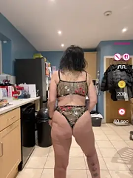 Snapshot of IvyBelleMilf chatting on May 2026 09:10:01 PM IvyBelleMilf online show from May 2026 09:10:01 PM
