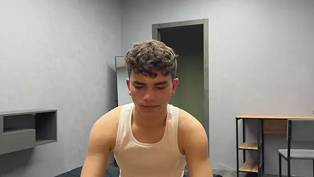 MaxWoolf online show from May 2026 02:36:02 PM