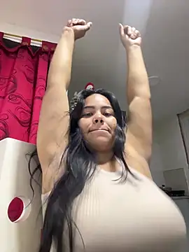Snapshot of lunaa_love chatting on April 2026 11:51:02 PM lunaa love online show from April 2026 11:51:02 PM