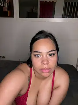 Snapshot of lunaa_love chatting on May 2026 10:50:03 PM lunaa love online show from May 2026 10:50:03 PM