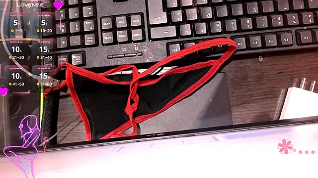 karol hot19 online show from April 2026 03:20:01 PM