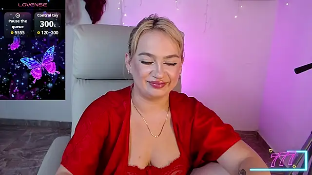 Snapshot of Carolina_2403 chatting on June 2026 10:41:02 PM Carolina 2403 online show from June 2026 10:41:02 PM
