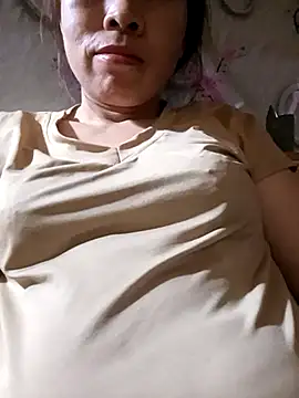 Snapshot of Vily-lonely chatting on April 2026 02:28:01 PM Vily-lonely online show from April 2026 02:28:01 PM