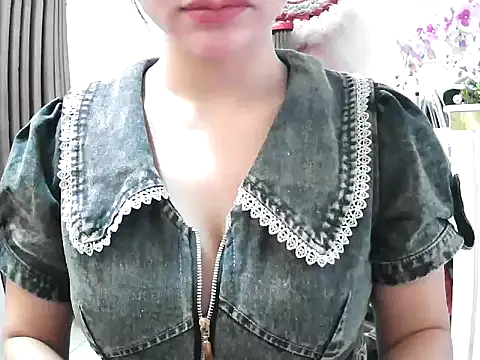 Snapshot of Lyna_2k chatting on June 2026 08:23:02 AM Lyna 2k online show from June 2026 08:23:02 AM