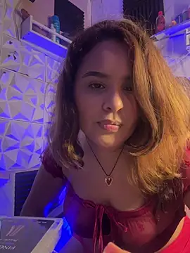 Snapshot of SaskiaDeluxe chatting on April 2026 07:39:02 AM SaskiaDeluxe online show from April 2026 07:39:02 AM