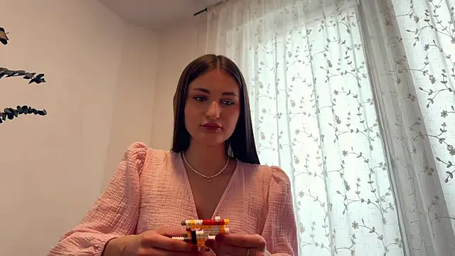 HallieHollo online show from April 2026 12:06:02 PM