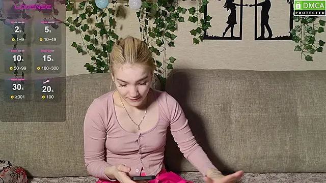 Snapshot of Girl_Meow18 chatting on May 2026 07:46:01 AM Girl Meow18 online show from May 2026 07:46:01 AM