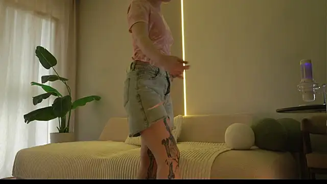 MilasKiss online show from April 2026 07:28:01 AM