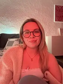 Snapshot of miialive chatting on March 2026 06:31:01 PM miialive online show from March 2026 06:31:01 PM