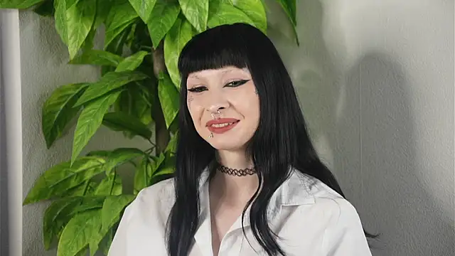 BreannaBetesh online show from April 2026 05:05:01 AM