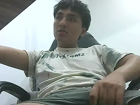 Snapshot of boynovaa chatting on May 2026 04:40:02 AM boynovaa online show from May 2026 04:40:02 AM