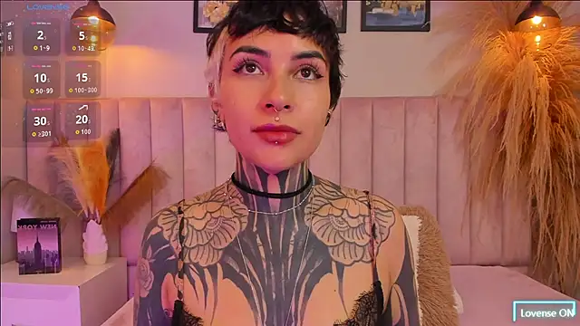 Luana fiore online show from May 2026 12:21:01 PM