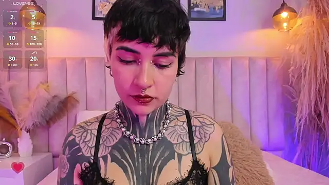 Luana fiore online show from May 2026 12:23:02 PM