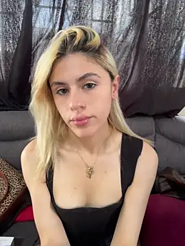 Lia fire online show from May 2026 07:09:02 PM
