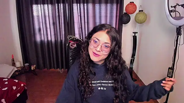 Snapshot of FreyaRouge chatting on June 2026 11:00:01 AM FreyaRouge online show from June 2026 11:00:01 AM