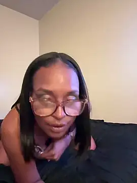 Snapshot of Obeythedoll chatting on April 2026 01:06:02 AM Obeythedoll online show from April 2026 01:06:02 AM