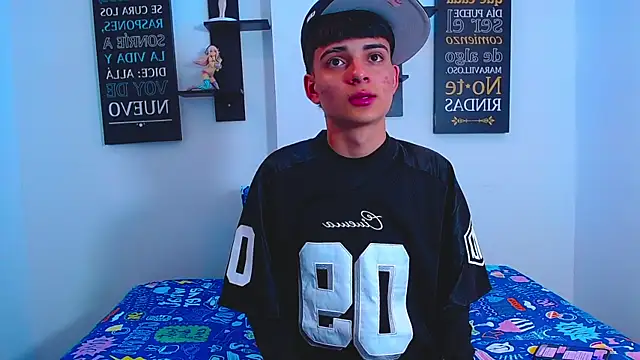 milo hot  online show from March 2026 07:58:01 PM