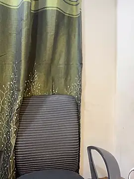 Snapshot of Cutiepie- chatting on May 2026 05:40:02 PM Cutiepie- online show from May 2026 05:40:02 PM