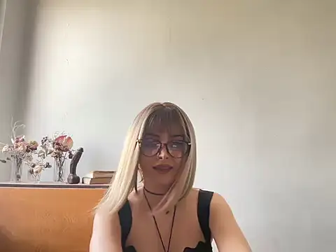 Snapshot of Calytrixx chatting on July 2026 10:11:01 AM Calytrixx online show from July 2026 10:11:01 AM