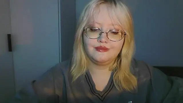 Snapshot of Elayne_Sweet chatting on June 2026 06:52:02 AM Elayne Sweet online show from June 2026 06:52:02 AM