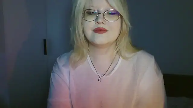 Snapshot of Elayne_Sweet chatting on June 2026 06:04:02 AM Elayne Sweet online show from June 2026 06:04:02 AM