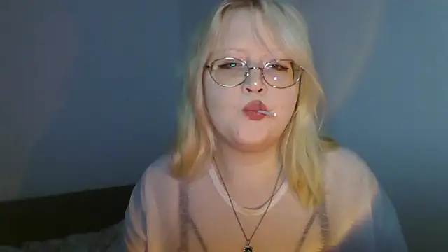 Snapshot of Elayne_Sweet chatting on June 2026 06:02:01 AM Elayne Sweet online show from June 2026 06:02:01 AM