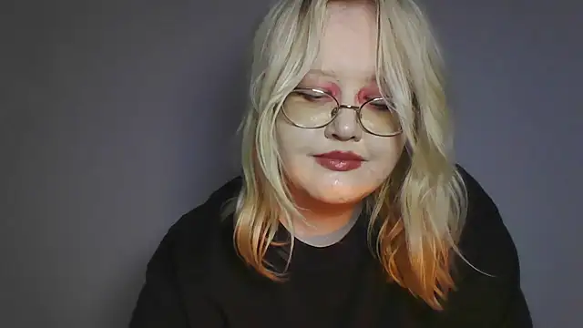 Snapshot of Elayne_Sweet chatting on June 2026 10:15:01 AM Elayne Sweet online show from June 2026 10:15:01 AM
