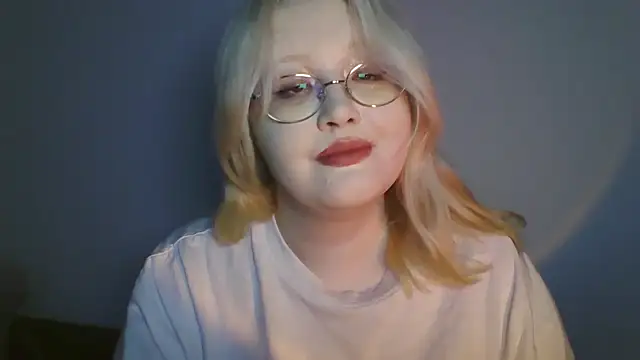 Snapshot of Elayne_Sweet chatting on June 2026 06:03:01 AM Elayne Sweet online show from June 2026 06:03:01 AM