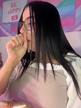 L0LA XO online show from April 2026 12:17:02 PM