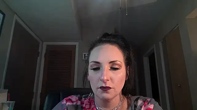 taylorsunshine online show from April 2026 11:24:02 PM
