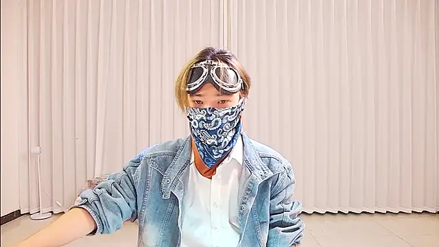 Snapshot of wumei-001 chatting on April 2026 12:50:01 PM wumei-001 online show from April 2026 12:50:01 PM