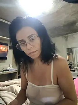 Snapshot of Cristotoza chatting on May 2026 06:18:01 AM Cristotoza online show from May 2026 06:18:01 AM