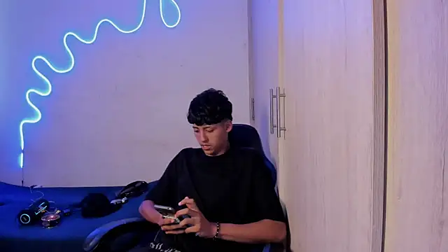 dante martinez online show from April 2026 07:22:01 PM