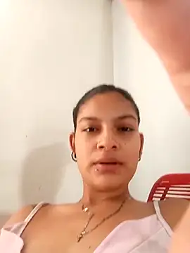 Lyra Siren online show from April 2026 02:42:01 PM