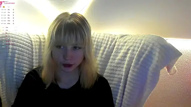 Snapshot of MiaKimiko chatting on June 2026 02:01:02 AM MiaKimiko online show from June 2026 02:01:02 AM