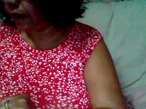 Snapshot of Roxanna73 chatting on April 2026 09:56:01 PM Roxanna73 online show from April 2026 09:56:01 PM