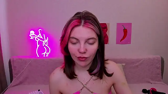 Snapshot of Marie_Reyess chatting on April 2026 03:24:01 AM Marie Reyess online show from April 2026 03:24:01 AM