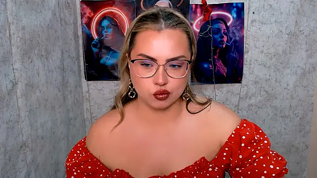 Snapshot of AminaSoul_ chatting on April 2026 06:49:02 AM AminaSoul online show from April 2026 06:49:02 AM
