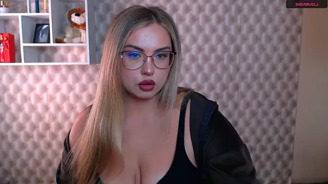 Snapshot of AminaSoul_ chatting on April 2026 07:33:02 AM AminaSoul online show from April 2026 07:33:02 AM