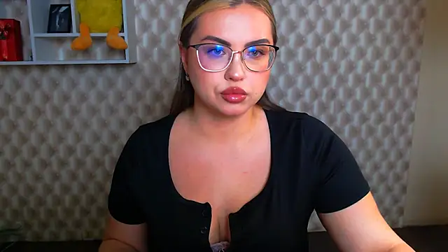 Snapshot of AminaSoul_ chatting on May 2026 07:03:01 AM AminaSoul online show from May 2026 07:03:01 AM