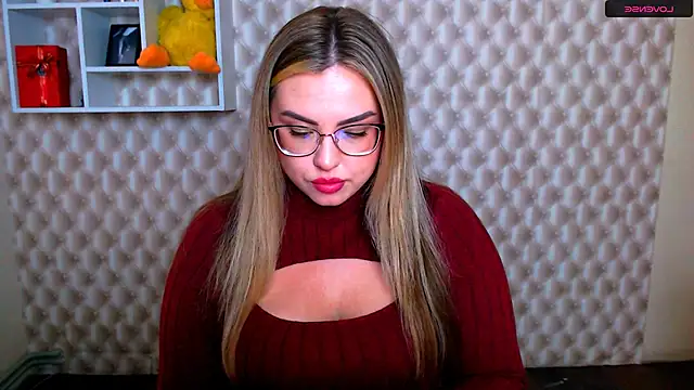 Snapshot of AminaSoul_ chatting on May 2026 12:56:02 PM AminaSoul online show from May 2026 12:56:02 PM