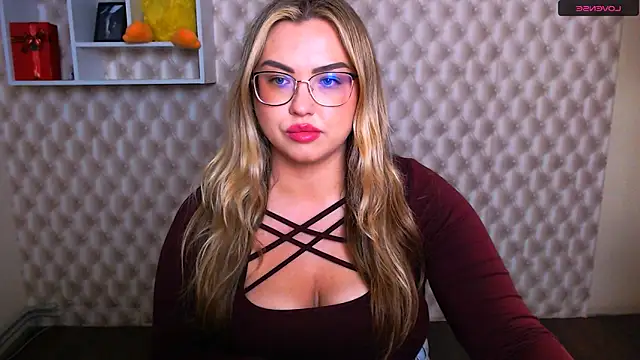Snapshot of AminaSoul_ chatting on May 2026 12:45:02 PM AminaSoul online show from May 2026 12:45:02 PM