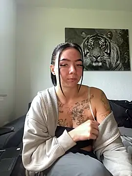 zoeelinks online show from April 2026 09:45:02 AM