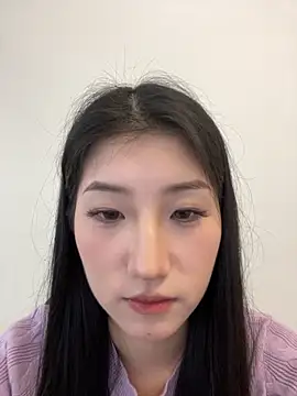 Snapshot of Mina_ovo chatting on April 2026 08:15:01 AM Mina ovo online show from April 2026 08:15:01 AM