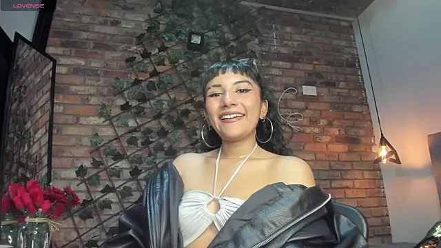Snapshot of Hanna_Clark__ chatting on May 2026 02:46:01 PM Hanna Clark online show from May 2026 02:46:01 PM