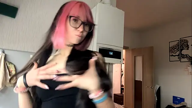 WifeAileen online show from May 2026 06:16:02 PM