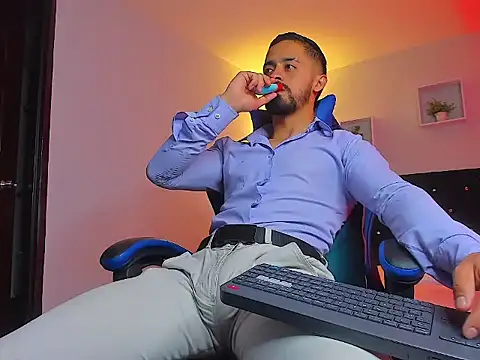 Snapshot of David_Onfire chatting on April 2026 03:21:02 PM David Onfire online show from April 2026 03:21:02 PM