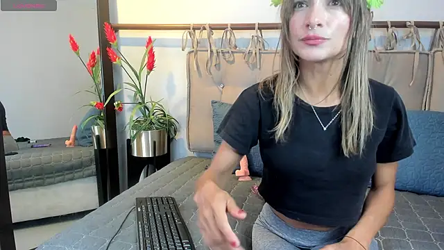 alma rose  online show from April 2026 07:53:02 PM